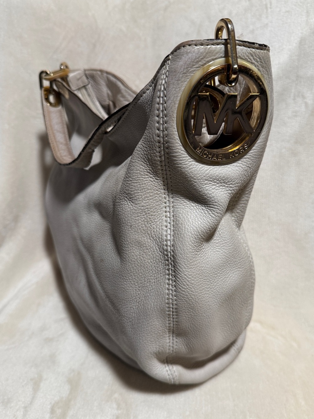 Michael Kors Fulton Large Pearl Gray Pebbled Leather Hobo Shoulder Bag